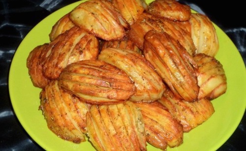 Sütőben sült vajas – fűszeres burgonya