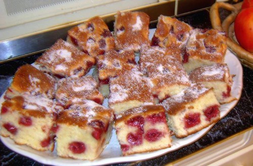 egyszerű, gyors, olcsó meggyes süti