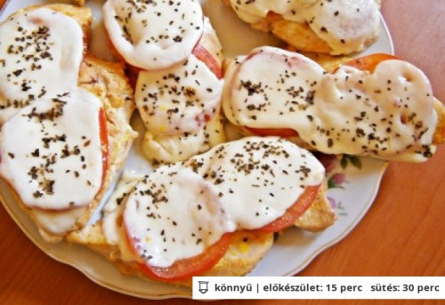 Mozzarellás csirkemell fűszeresen