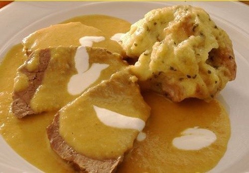 Vadas szelet zsemlegombóccal