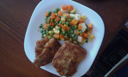 Rántott Pangasius halfilé zöldségkeverékkel