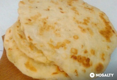 Sajtos-fokhagymás pita recept