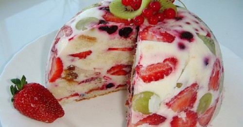Tejfölös gyümölcsös torta