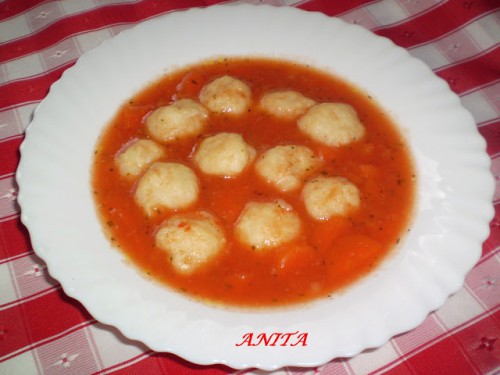 PARADICSOMLEVES RIZSGOMBÓCCAL