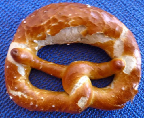 Bajor lúgos perec (Laugenbrezel)