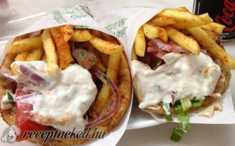 Görög gyros házi pitában
