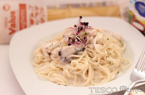 Fokhagymás spagetti csirkemellel