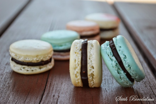 Macaron tejcsokis krémmel