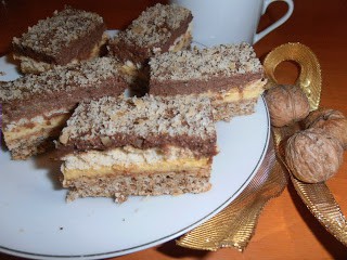 Diós-vaníliás-csokis szelet