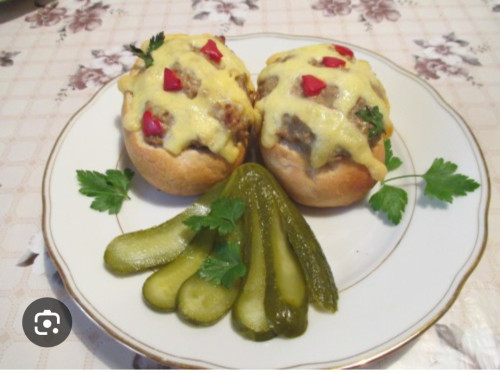 Überbackene brötchen mit hackfleisch(Für Limone)